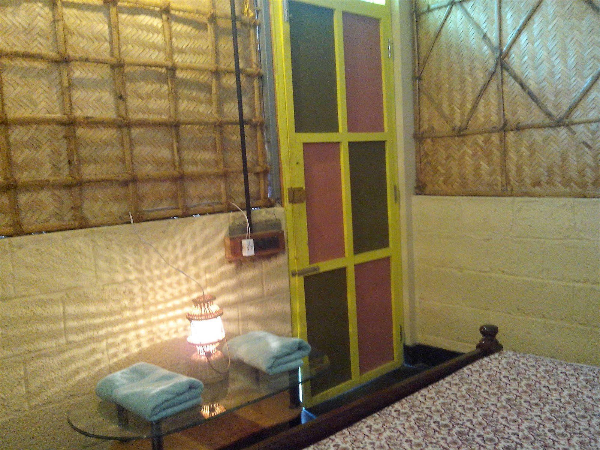 Adams Wood House Ayurveda Homestay Kochi エクステリア 写真